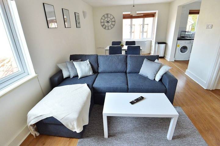 Appartement entier, Luxury 2 Br Fully Furnished Flat- 2 Parking Spaces in Crawley, Sussex de l'Ouest