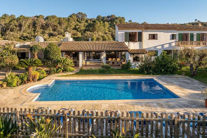Finca für 10 Personen, mit Terrasse und Garten sowie Pool in Port de Pollença