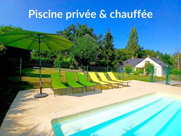 Cottage pour 15 personnes, avec jacuzzi et terrasse ainsi que piscine et jardin à La Breille-les-Pins