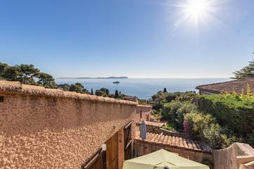 Maison De Vacances pour 4 Personnes dans Carqueiranne, Région de Toulon, Photo 2