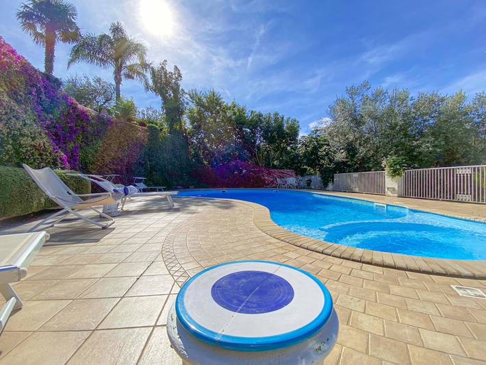 Amore Rentals - Villa Auxilia con Piscina Condivisa e Terrazza in Piano di Sorrento, Provincia de Nápoles