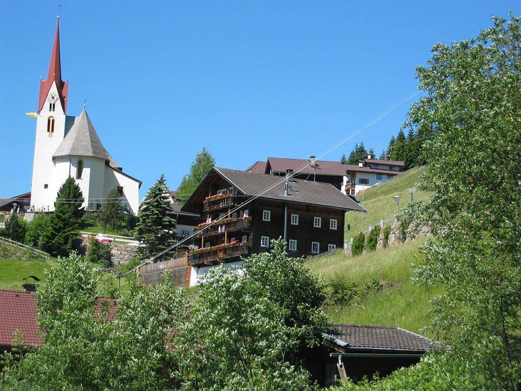 Ganze Ferienwohnung, Ferienwohnung für 4 Personen mit Garten in St. Veit in Defereggen, Bezirk Lienz