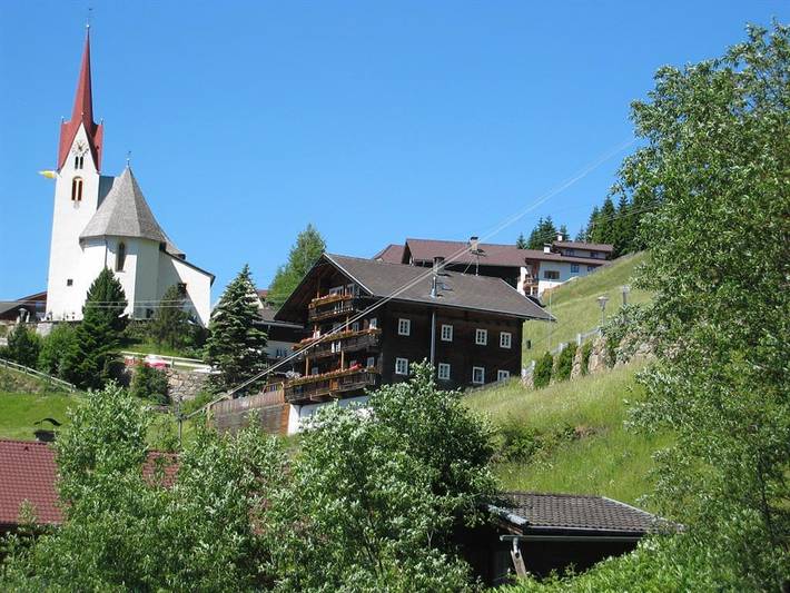 Ferienwohnung für 4 Personen, mit Balkon und Terrasse sowie Garten und Ausblick in St. Veit in Defereggen - 2