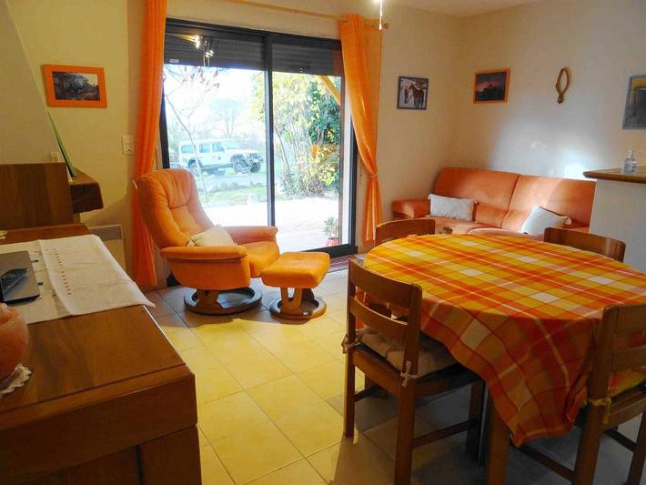 Gîte pour 5 personnes, avec terrasse et jardin à Villeneuve-de-Rivière