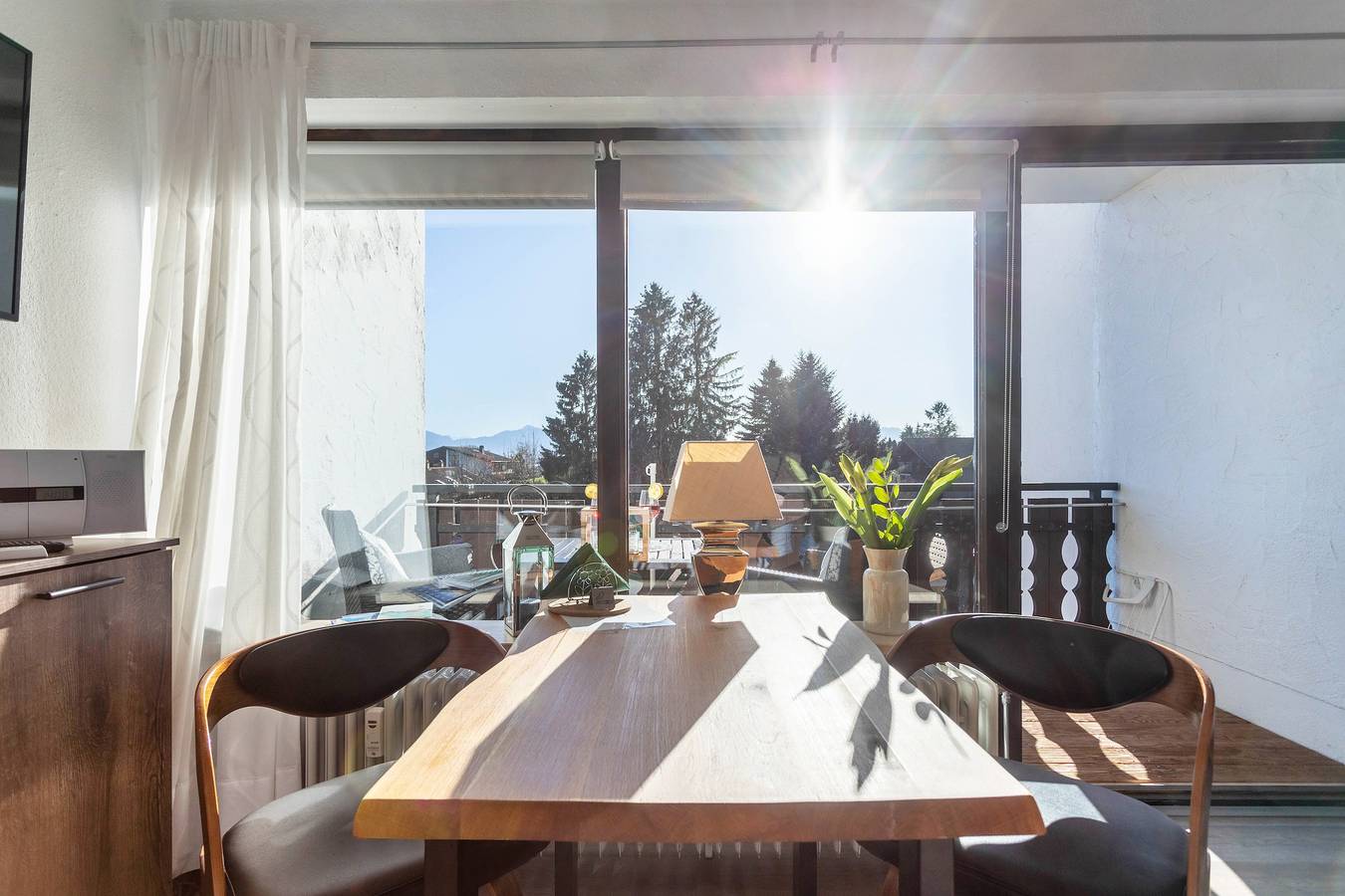 Entire apartment, Modern Apartment "Seebruck" with Balcony & Wi-Fi in Seebruck, Chiemsee