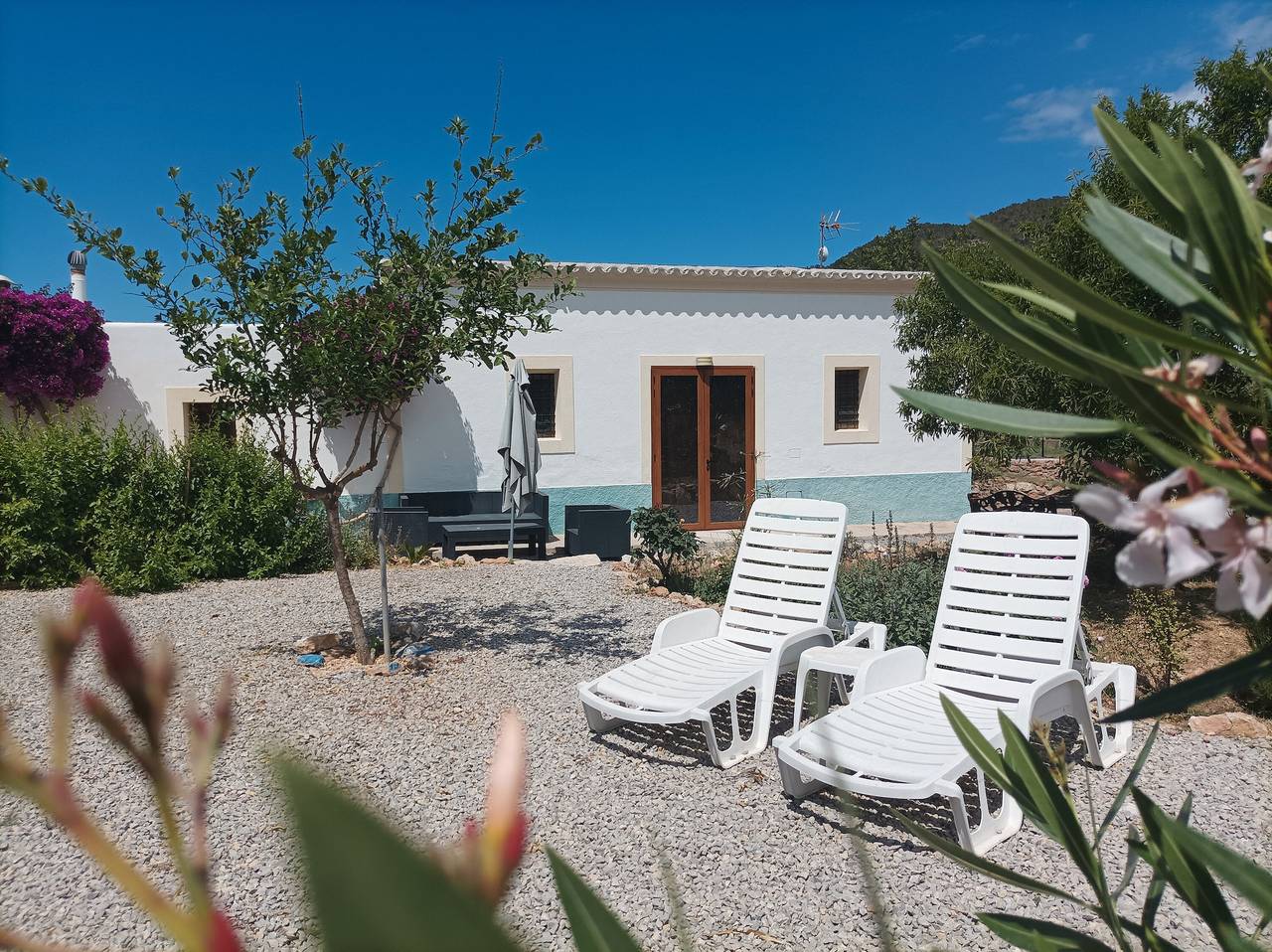 Casa rural típica junto a la playa con piscina desde marzo de 2026 in Port de Sant Miquel, San Juan Bautista