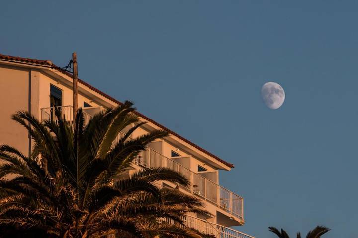 Appart’hôtel pour 2 personnes, avec Balcon et Terrasse ainsi que Jardin et Vue