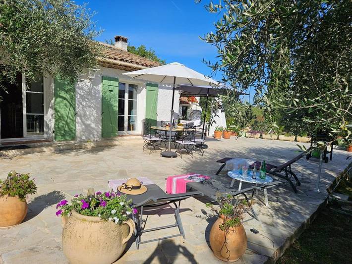 Villa pour 6 personnes, avec jardin ainsi que piscine et terrasse, animaux acceptés à Le Rouret - 3