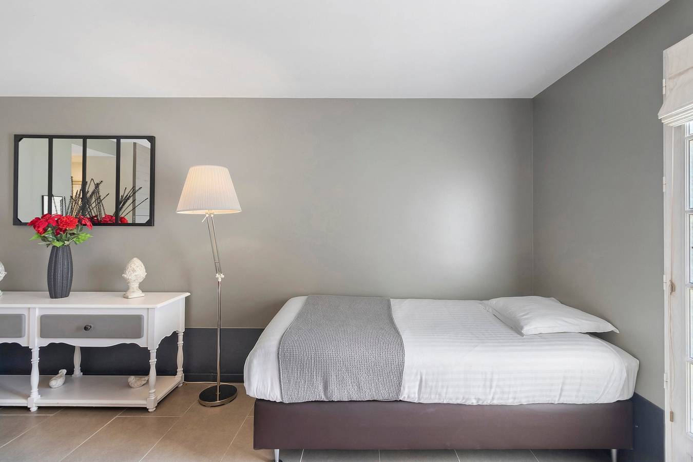 Chambre d’hôtes « Chambre Grise » avec piscine partagée, Proche Sarlat in Proissans, Périgord Noir