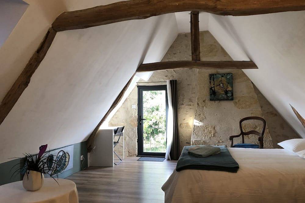 En Campagne un Petit Studio Douillet, Tout Équipé, à Deux pas D'azay le Rideau in Cheillé, Loire Valley