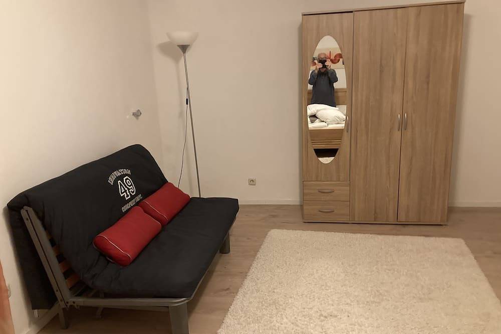 Ganze Wohnung, Schöne, Fewo,Nähe Nürburgring, ideal zum Wandern/ Traumpfade, kostenlose Wlan in Luxem, Osteifel