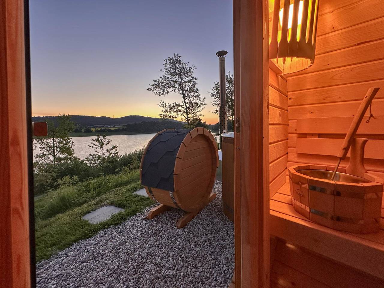 Tiny chalet aan het meer met sauna & hottub in Neunburg vorm Wald, Natuurpark Oberpfälzer Wald