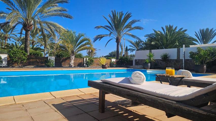 Chalet para 6 personas, con sauna y vistas además de piscina y jardín - 1