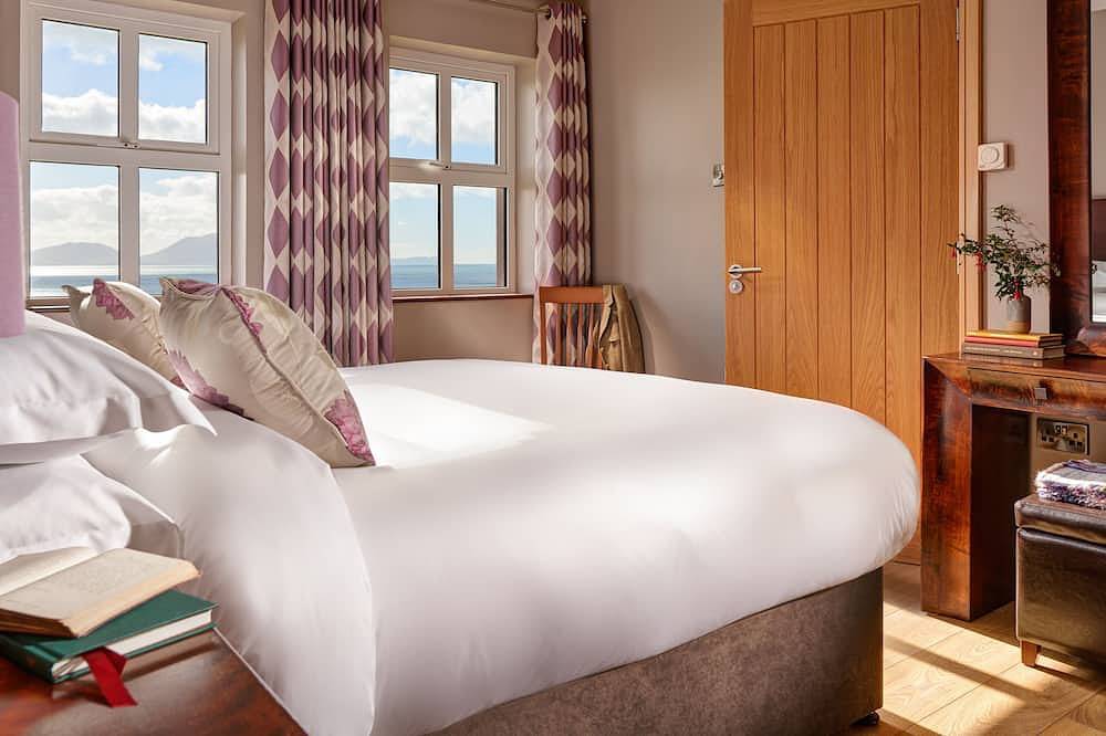 Luxury Beach View Cottage in Dingle Peninsula