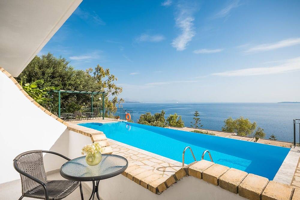 Four-Bedroom Villa Eleni with Private Pool & Stunning Seaview in Mparmpati, Corfou