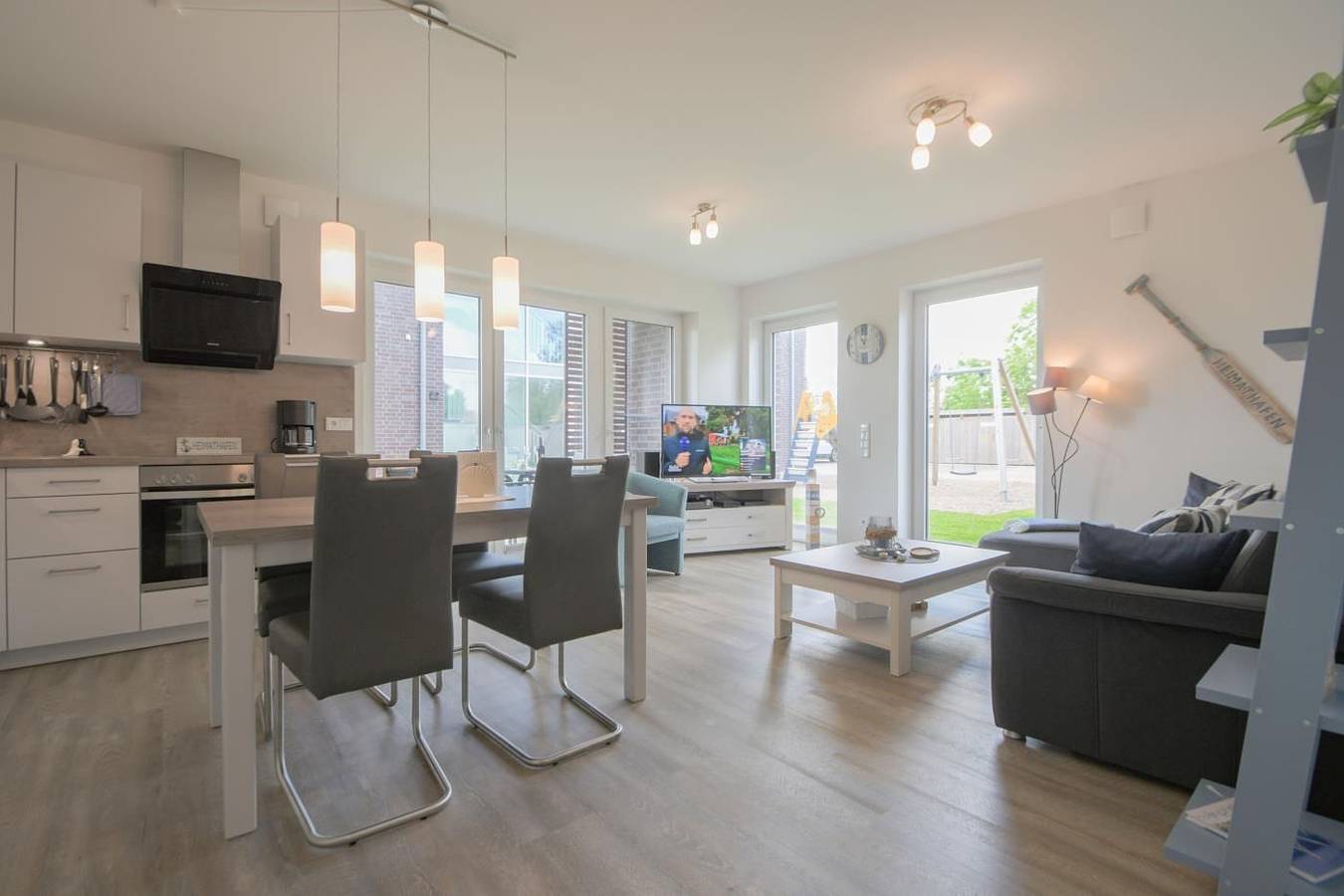 Entire apartment, Komfortables Ferienhaus Domizil Heimathafen-Norddeich mit Terrasse und Wlan in Norddeich, Norden and Surroundings