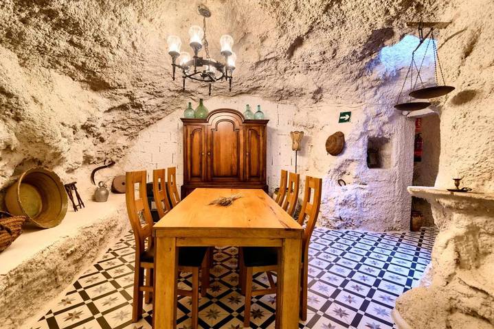 Location de vacances pour 8 personnes, avec Terrasse et Jardin dans Benaguacil