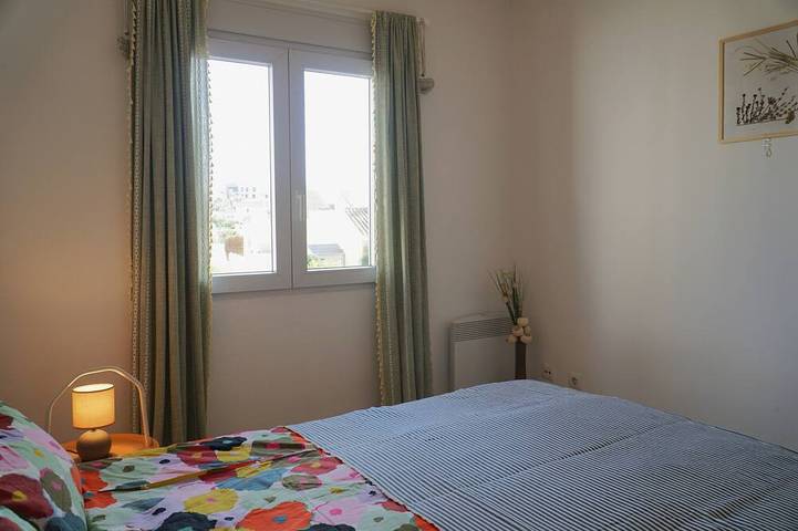 Apartamento entero, Precioso apartamento cerca de la playa con vistas a la piscina y a la montaña 'Segaria' in Vergel, Costa Blanca