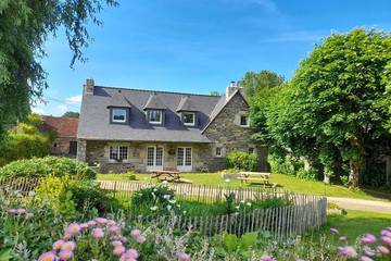 Gîte pour 14 personnes, avec jardin à Sainte-Sève