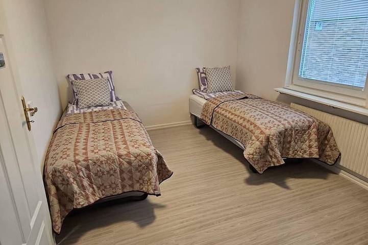 3Br House, Sleeps 7 with Balcony-Garden-Bbq-FreeP in Malmö, Schwedische Ostsee