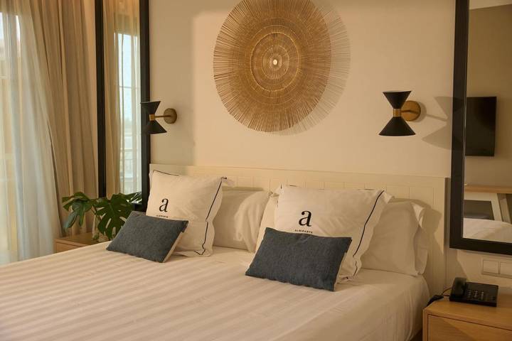 Hotel para 10 personas, con jardín y piscina, Se admiten mascotas - 1