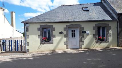 Gîte pour 5 personnes, avec terrasse à Scrignac