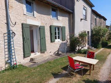 Gîte pour 5 personnes, avec vue et jardin à Marnay