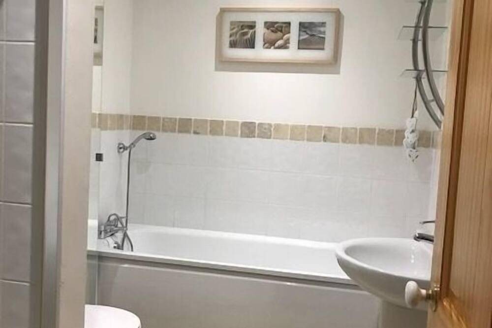 Bright and Airy cottage close to the beach in Bushmills, County Antrim