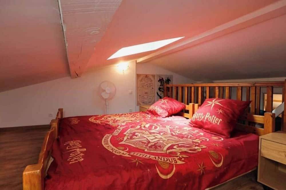 Appartement entier, 🧙‍♂️ Le Logis du Petit Sorcier – Séjour Magique Harry Potter à Carcassonne 🏰✨ in Carcassonne, Région de Carcassonne