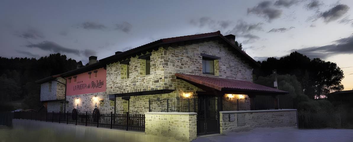 Chalet para 26 personas, con Jacuzzi además de Jardín y Piscina para niños en Castilla y León