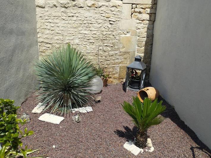 Location de vacances pour 2 personnes, avec vue ainsi que jardin et piscine à Beurlay - 3