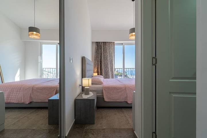 Ferienhaus für 10 Personen, mit Garten und Balkon in Budva - 2