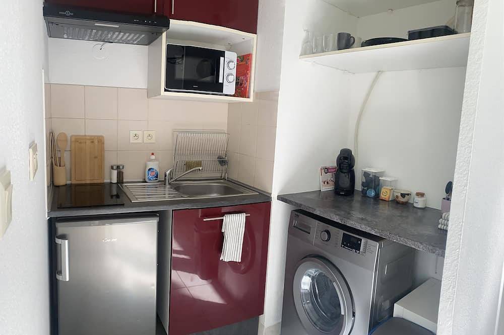 Entire apartment, Appartement T1 Avec Grande Terrasse et Piscine ! in Croix d'Argent, Montpellier
