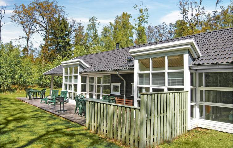 Ferieudlejning for 10 personer, med Jacuzzi og Terrasse samt Sauna i Hasle