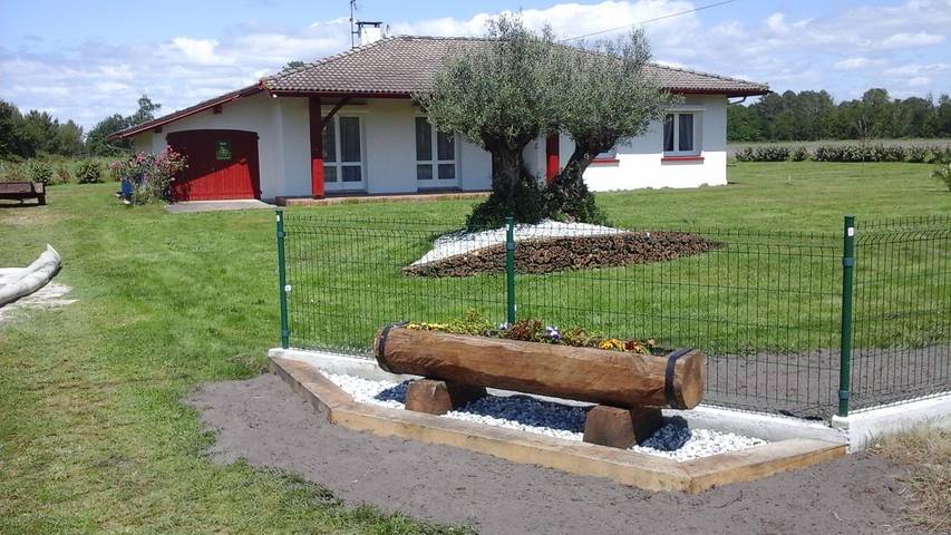 Gîte pour 6 personnes, avec Terrasse ainsi que Jardin et Vue