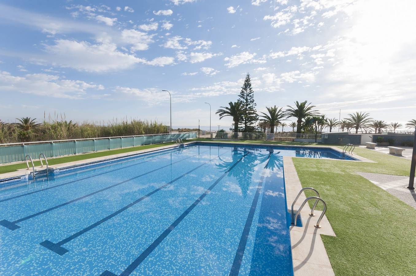 Ganze Wohnung, Ferienwohnung für 4 Personen mit Garten in Playa de Gandía, Costa de Valencia