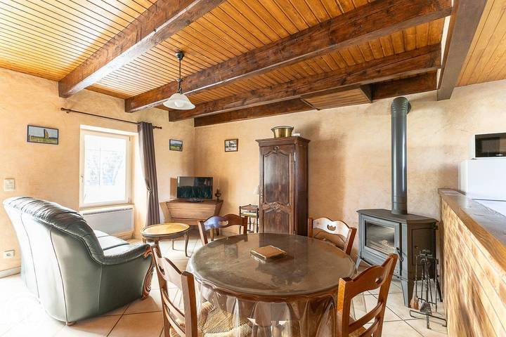 Gîte pour 4 personnes, avec jardin à Vernines - 2