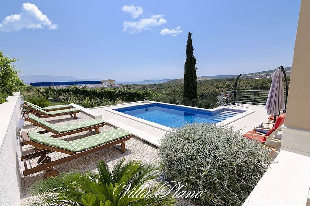 Stilvolle Villa***** mit beheiztem Pool und meerblick, kostenloses Wlan in Plano (Kroatische Adria), Split-Dalmatien