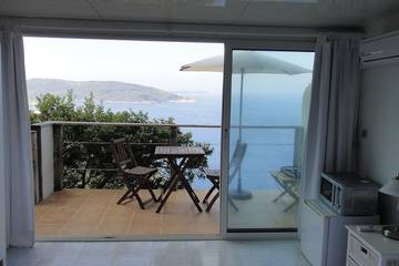 Gîte pour 2 personnes, avec balcon dans Île du Levant