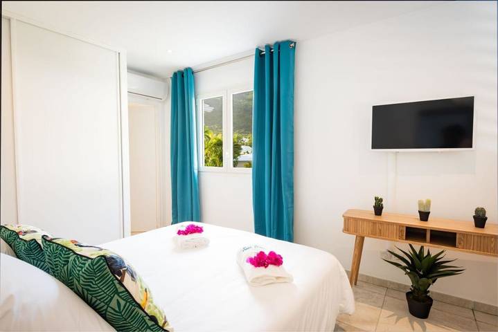 Location de vacances pour 6 personnes, avec vue ainsi que piscine et jardin dans Anse Caffard - 4