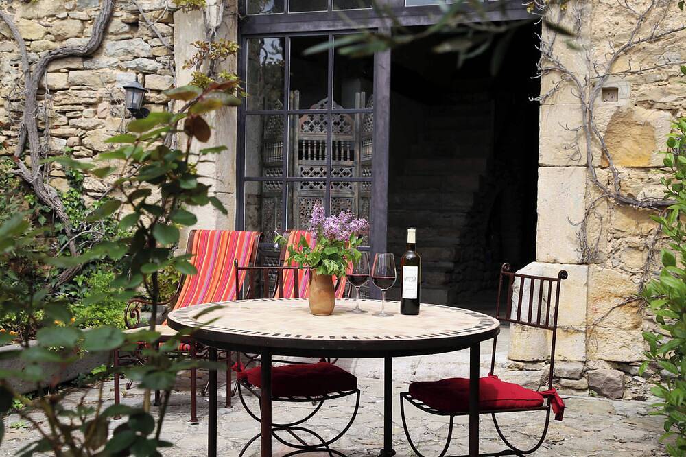 Appartement entier, Pa-Chai - 1 Bedroom Apartment, terrace in Villarzel-Cabardès, Région de Carcassonne