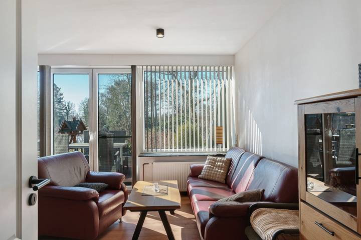 Entire apartment, Apartment "Blauer See" with Lake View, Private Terrace & Wi-Fi in Grabstede, Bockhorn