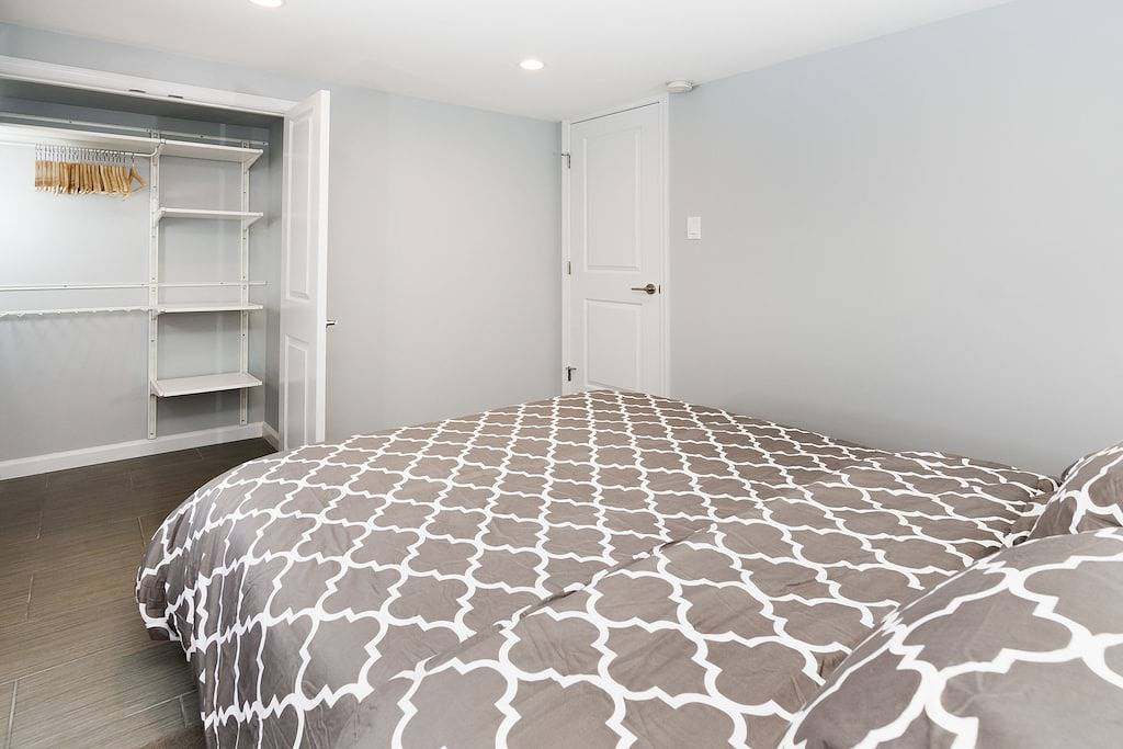 Ganze Wohnung, Brandneue und moderne Wohnung in der Roten Linie! in Washington D.C., District of Columbia