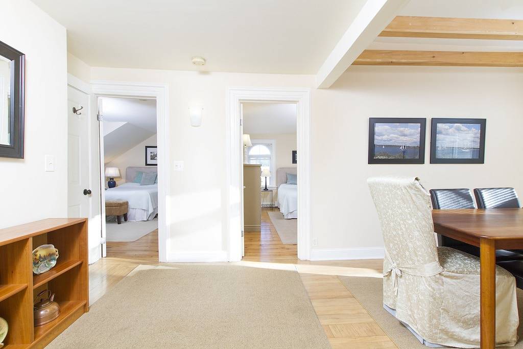 Ganze Wohnung, Wünschenswerte Coggeshall Ave - 2-Zim.-Einheiten - 3. Stock, 4 Schlafplätze in Newport, Newport County