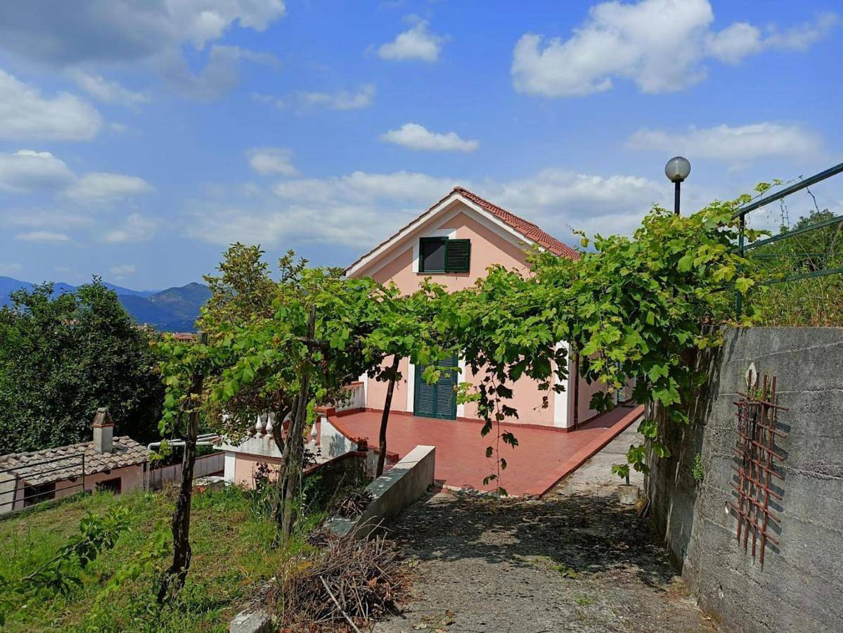 Villa Vicinus - 120 mq - parking - garden in Vietri sul Mare, Costiera amalfitana