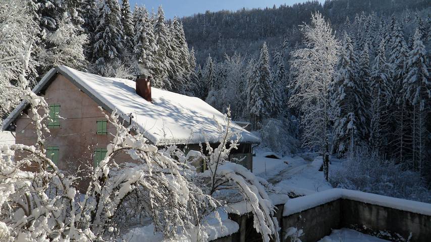 Gîte pour 6 personnes, avec terrasse dans le Jura - 2
