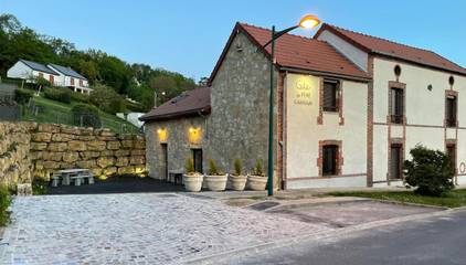 Gîte pour 10 personnes, avec jacuzzi ainsi que terrasse et sauna à Champillon