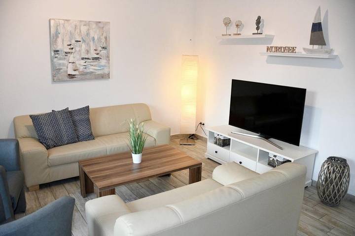 Ferienwohnung für 6 Personen, mit Garten und Sauna sowie Terrasse in Hage - 4