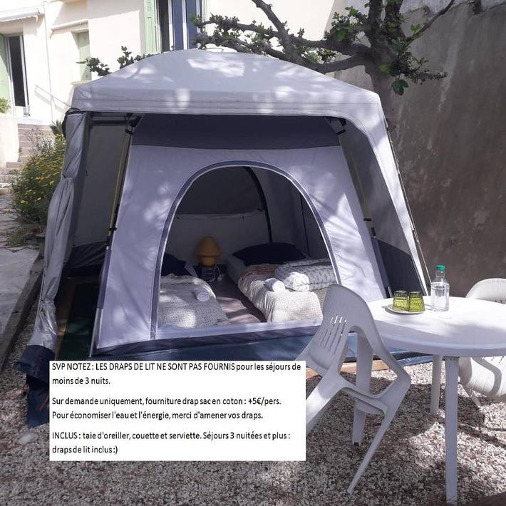 Camping für 2 Personen, mit Terrasse und Garten sowie Ausblick in Sete