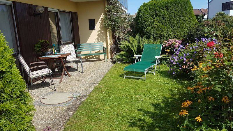 Ganze Ferienwohnung, Haus am Sonnenhang - 2-Zimmer-Fewo, Terrasse, Eg, 50 qm in Gaienhofen, Untersee